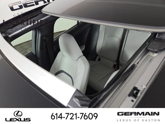 Used 2025 Lexus UX 300h AWD w/ Accessory Package (Z1) image 31