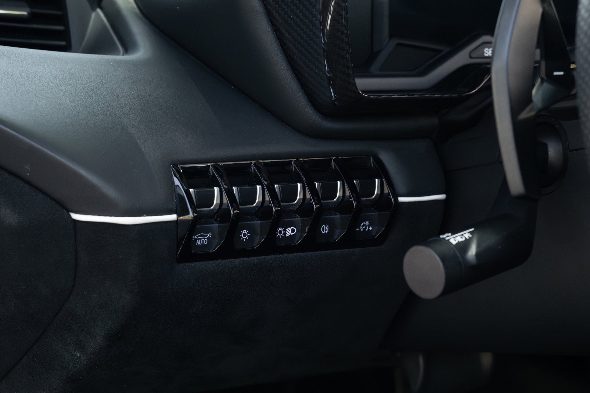 Used 2020 Lamborghini Aventador SVJ AWD/4WD image 59