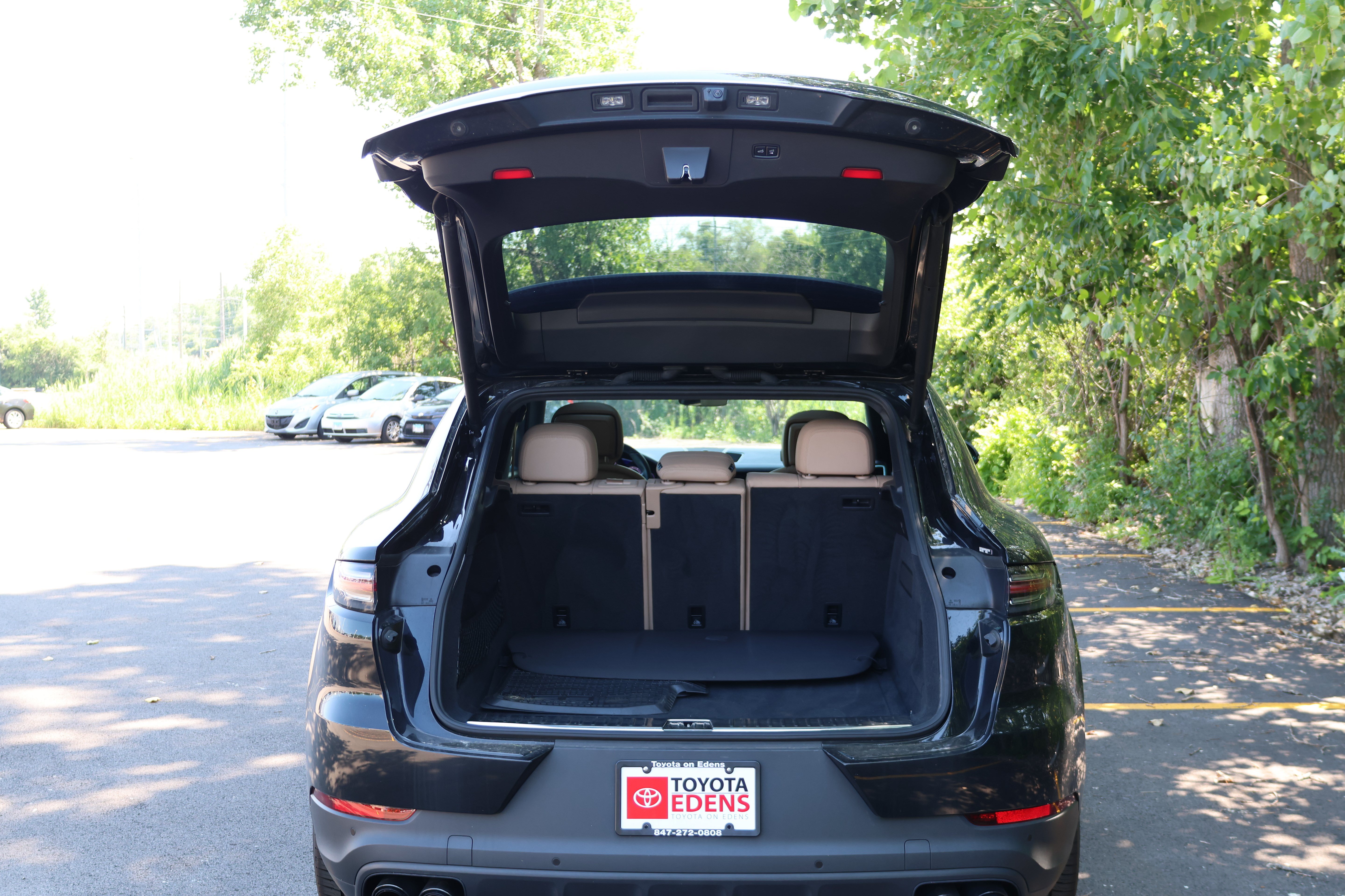 Used 2023 Porsche Cayenne Platinum Edition AWD/4WD image 5