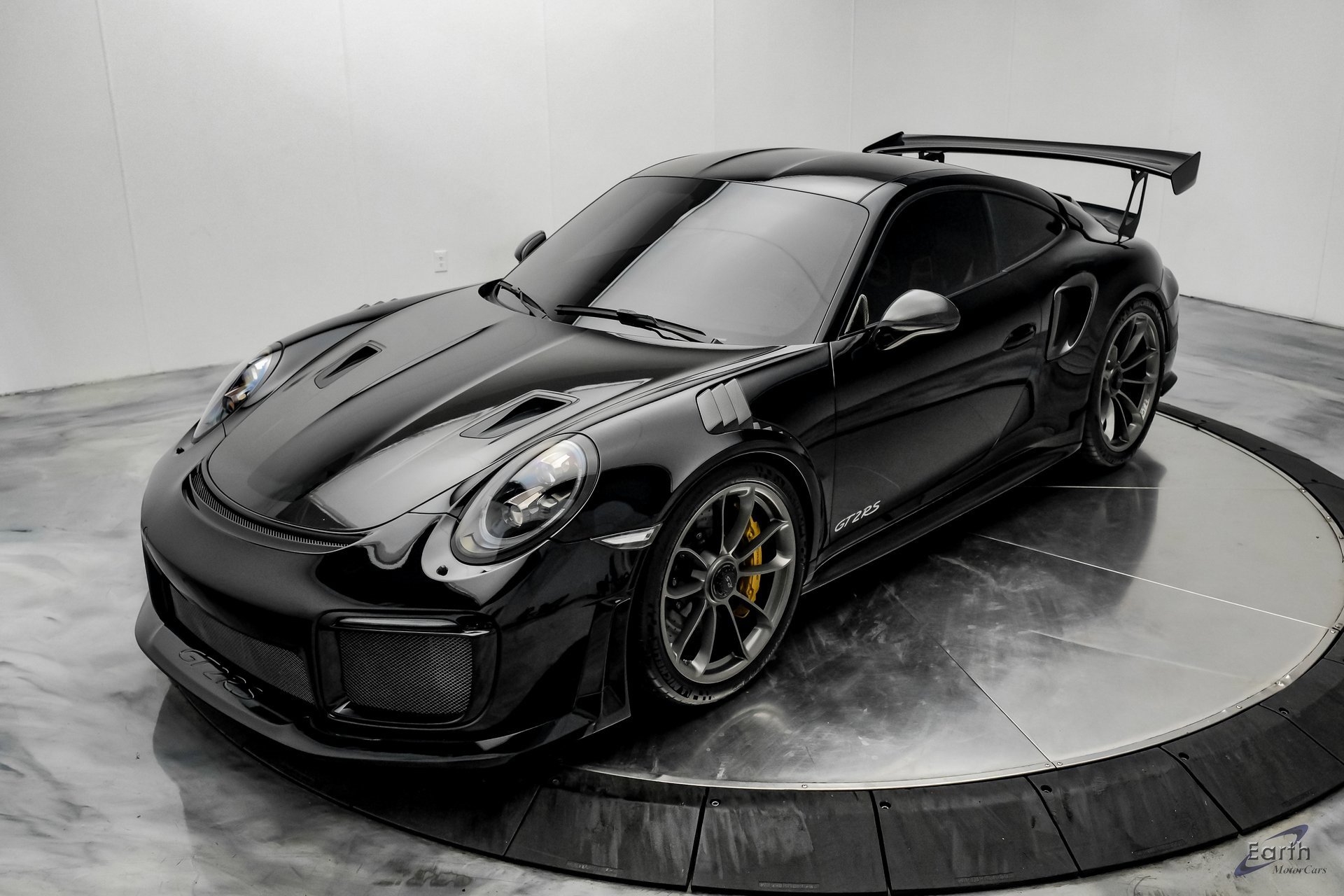 Used 2019 Porsche 911 GT2 RS w/ Weissach Package image 4