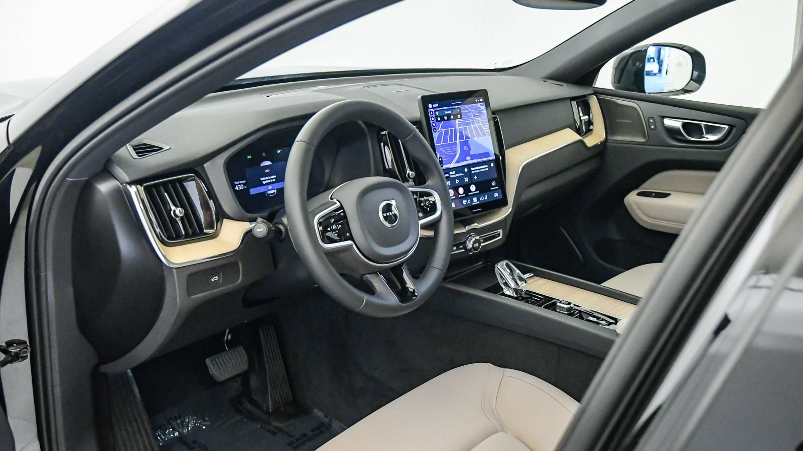 Certified 2026 Volvo XC60 B5 Plus w/ Protection Package Premier AWD/4WD image 17