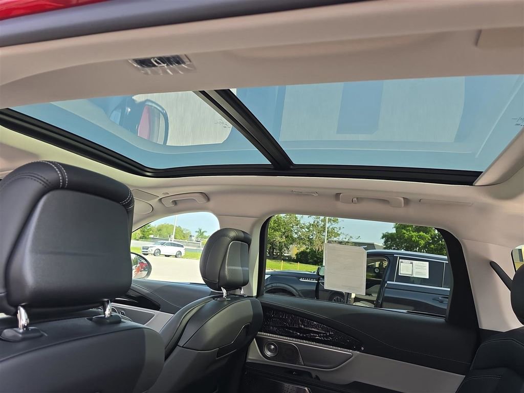 New 2025 Lincoln Nautilus Reserve image 28