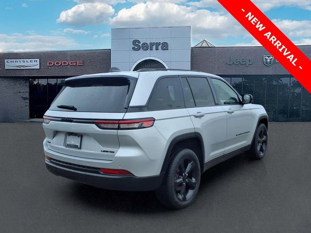 Used 2023 Jeep Grand Cherokee Limited w/ Black Appearance Package AWD/4WD image 6