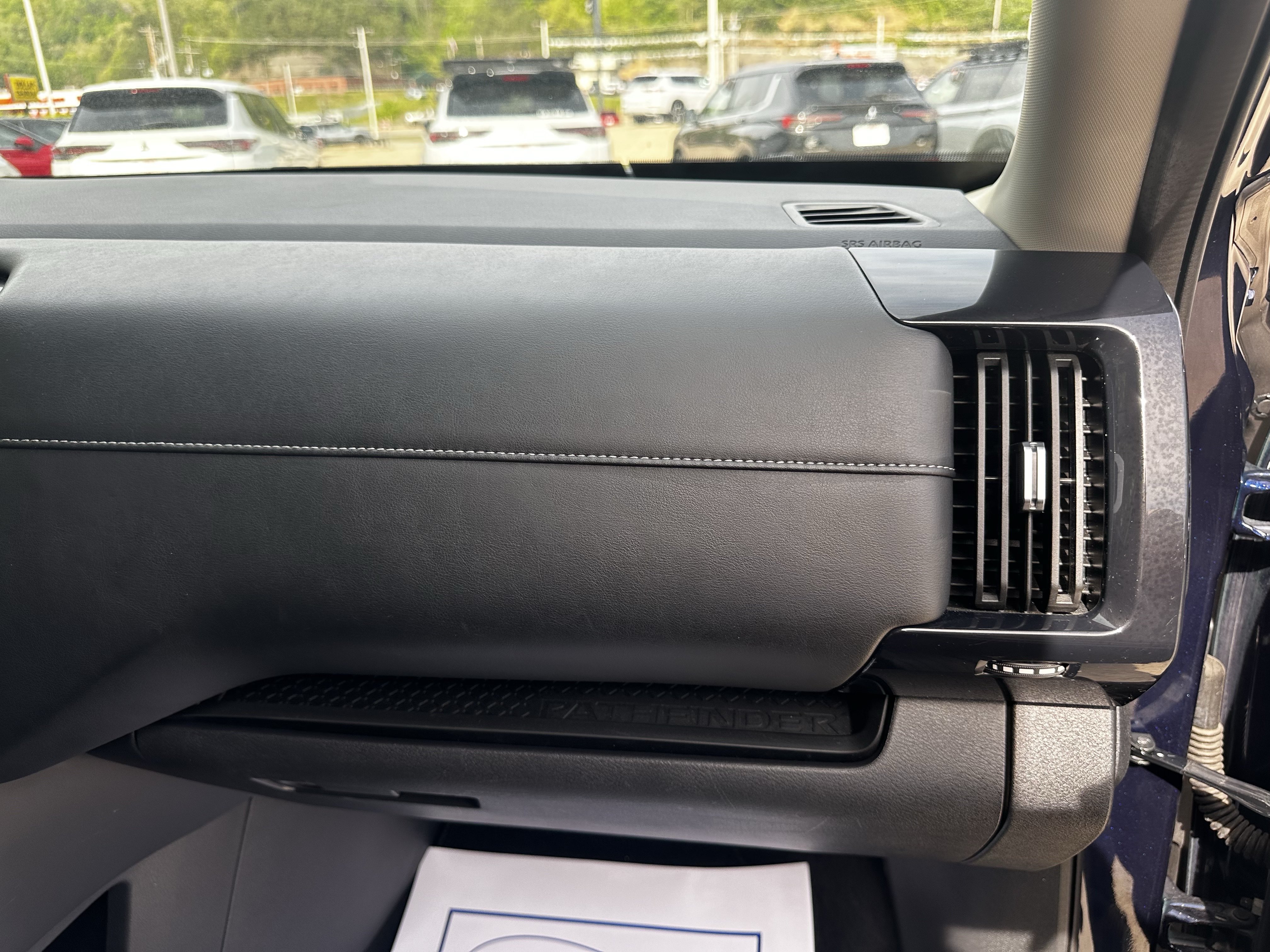 Used 2025 Nissan Pathfinder SV AWD/4WD image 29