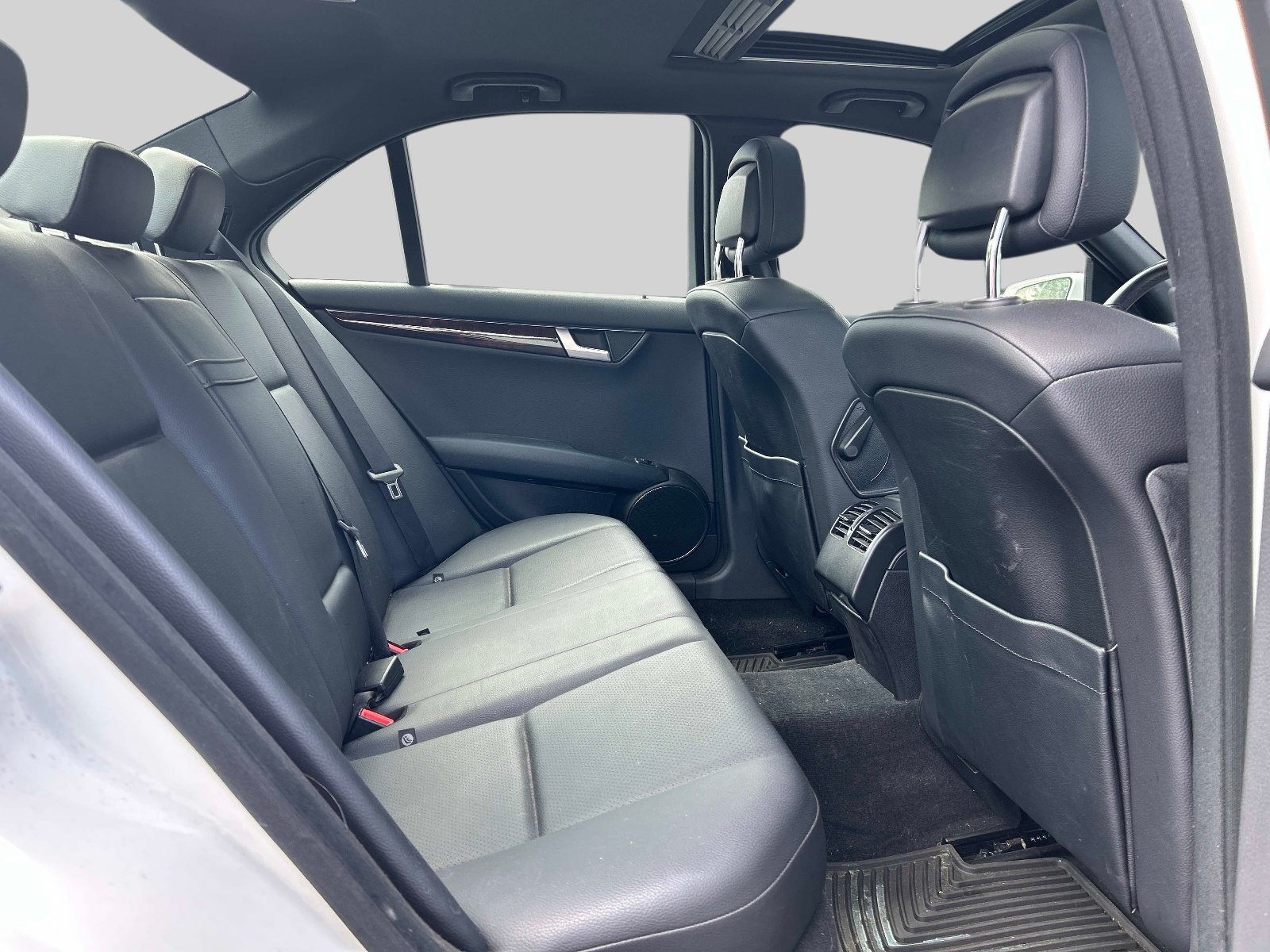 Used 2013 Mercedes-Benz C 300 4MATIC Sedan image 16