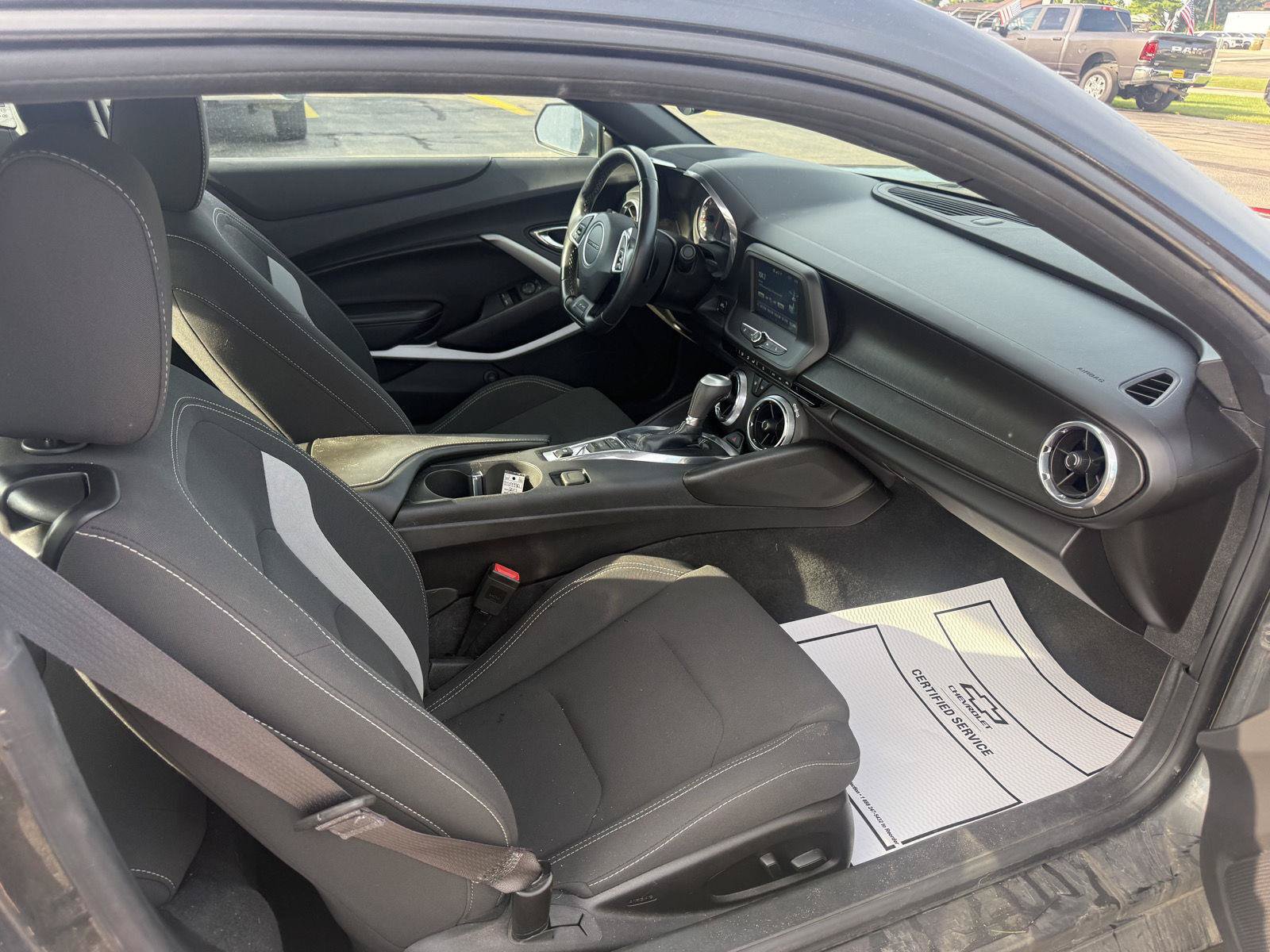 Used 2017 Chevrolet Camaro LT RWD image 18