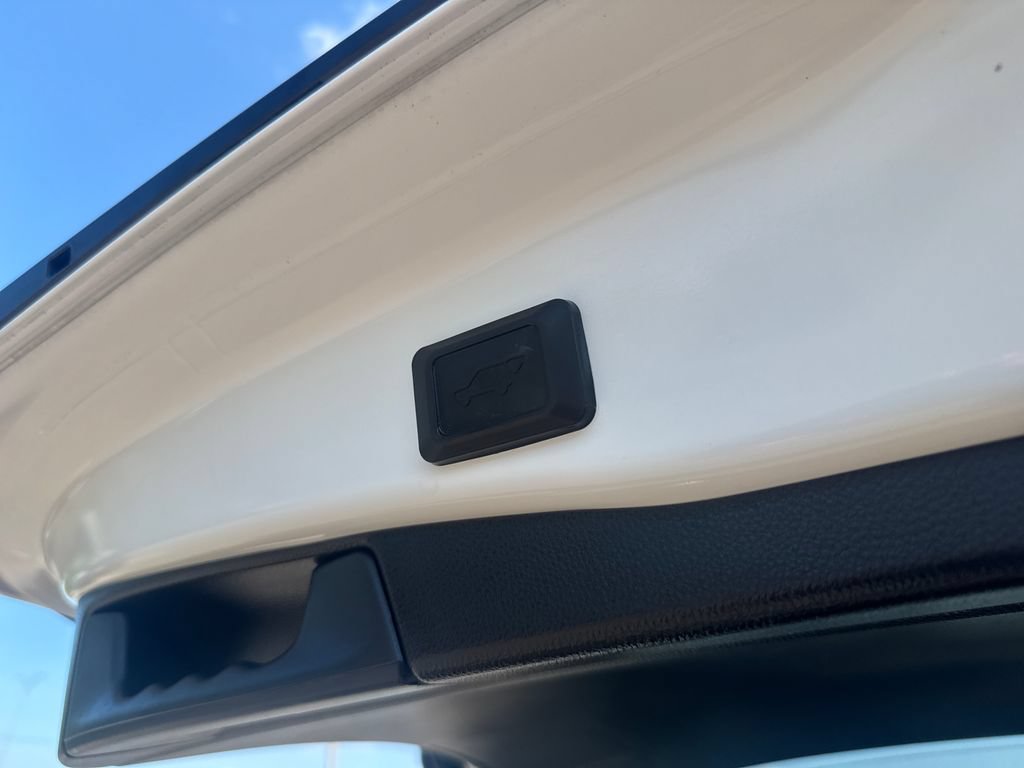 Used 2021 Toyota RAV4 XSE AWD/4WD image 8