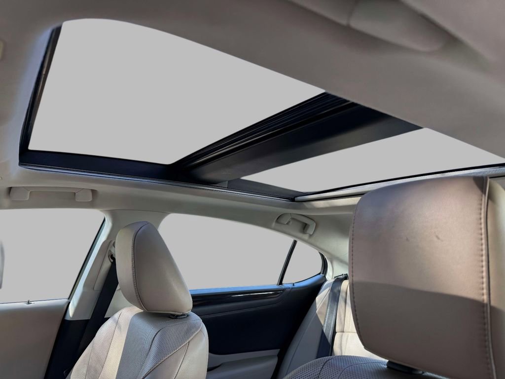 Used 2019 Lexus ES 350 350 Luxury w/ Accessory Package image 23