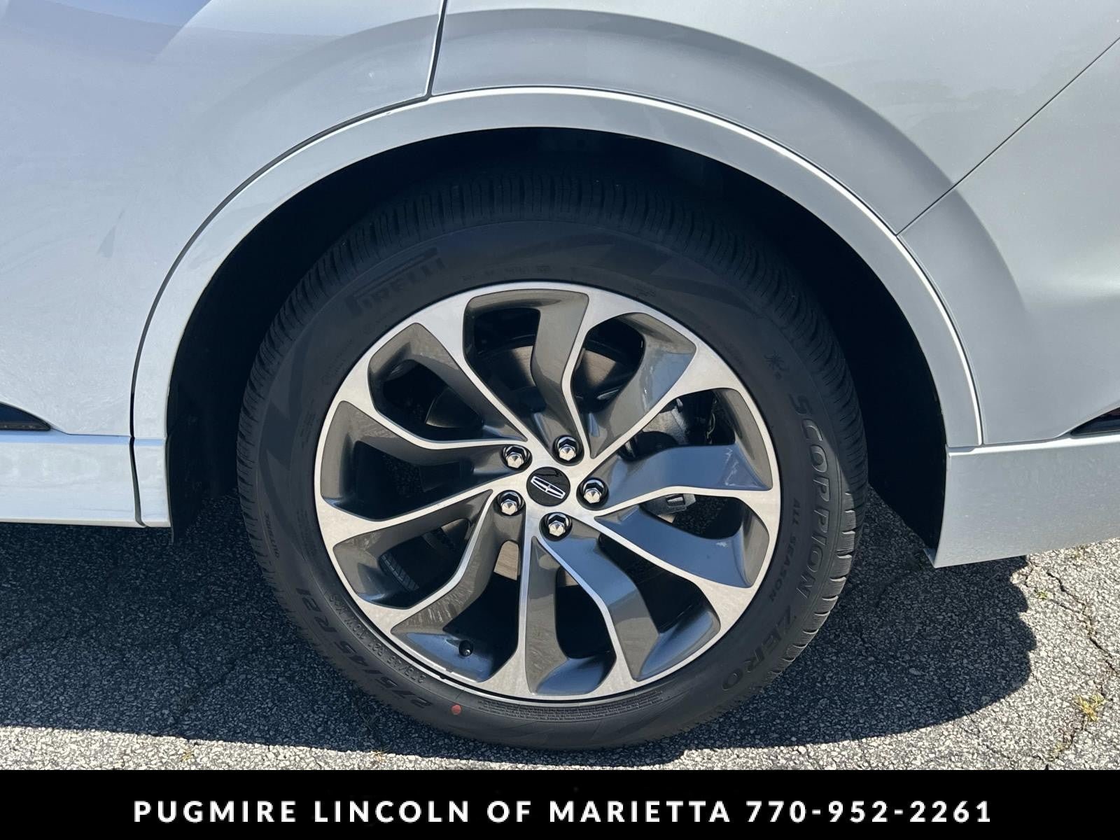 New 2026 Lincoln Aviator 2WD w/ Jet Appearance Package image 20