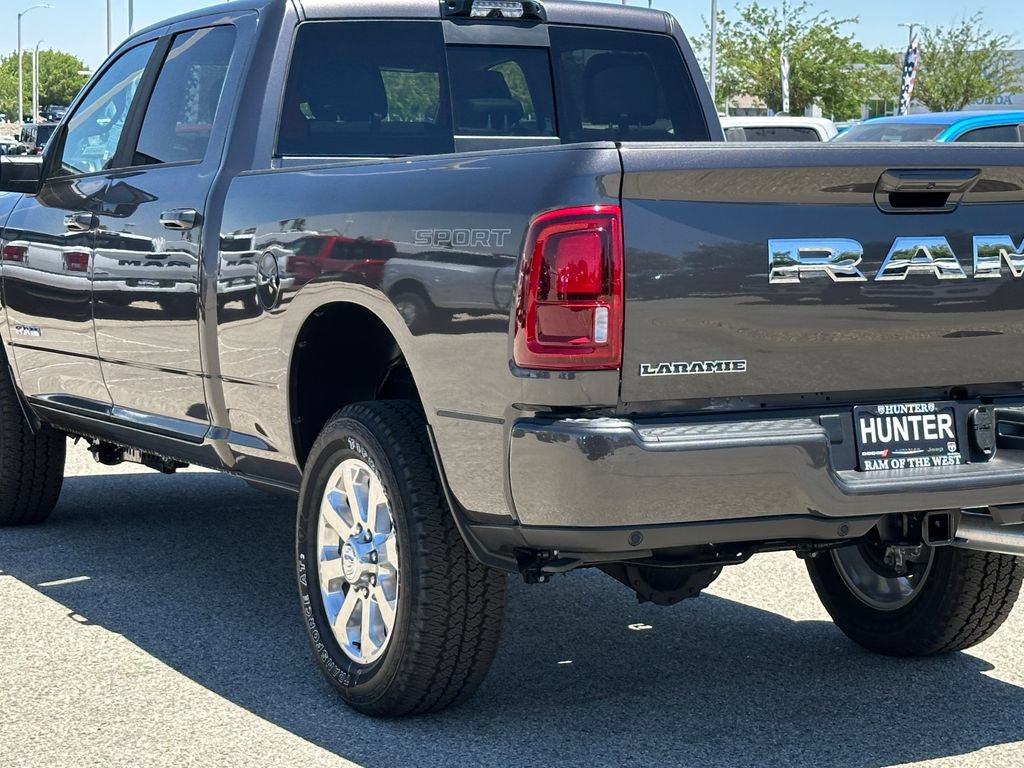 New 2026 RAM 2500 Laramie w/ Sport Appearance Package AWD/4WD image 5