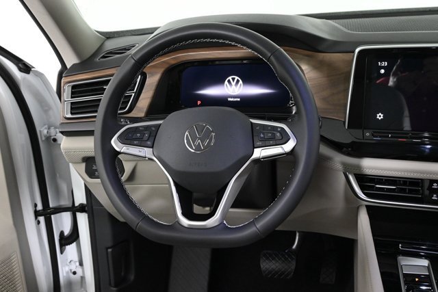 New 2026 Volkswagen Atlas SE image 3