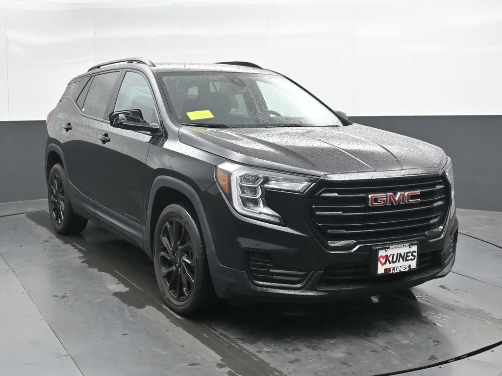 Used 2023 GMC Terrain SLE w/ Driver Convenience Package AWD/4WD image 5