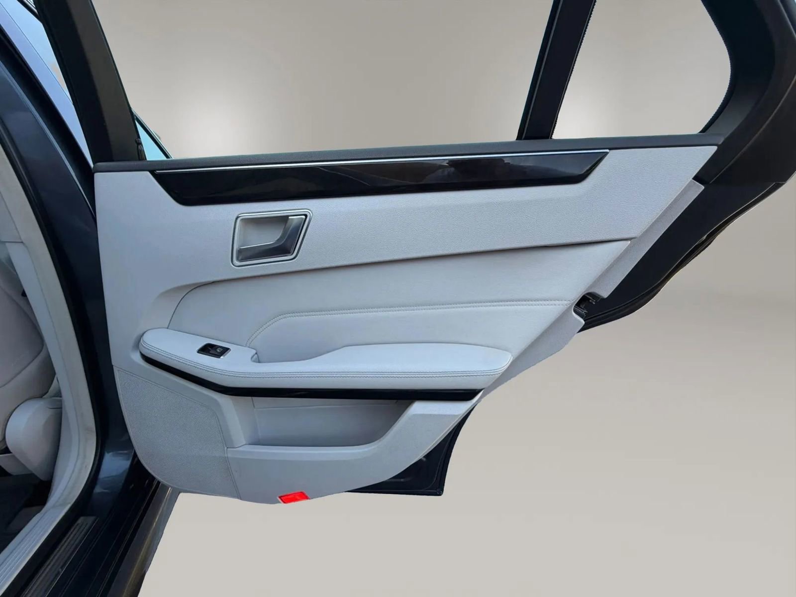 Used 2014 Mercedes-Benz E 350 Sedan image 38