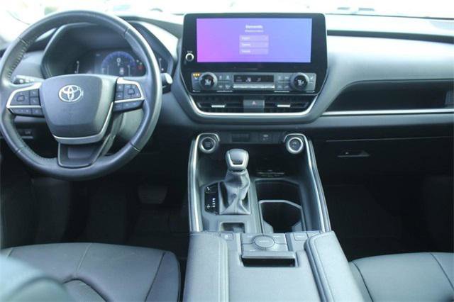 Certified 2024 Toyota Grand Highlander AWD image 11