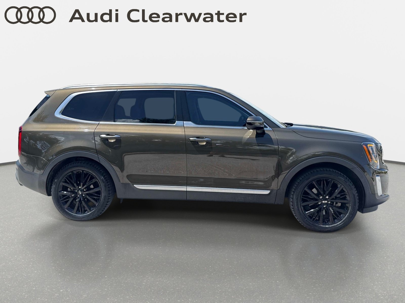 Used 2020 Kia Telluride SX w/ Towing Package FWD image 5