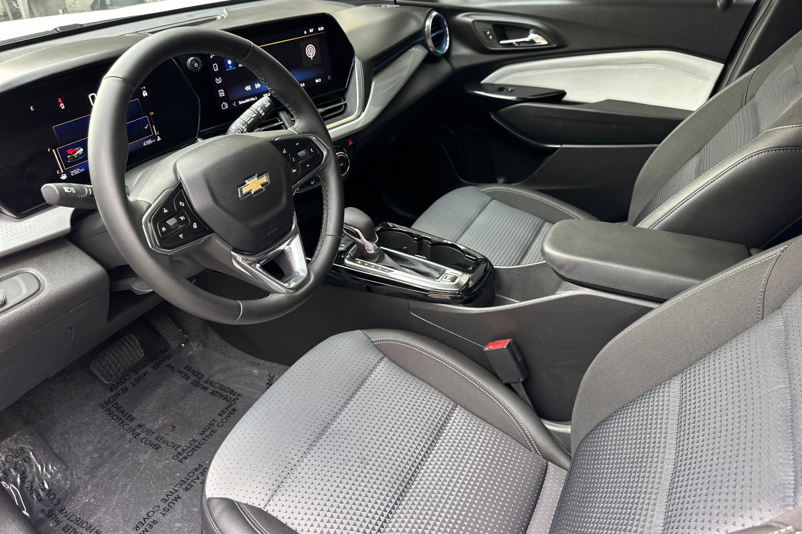 Used 2025 Chevrolet Trax LT w/ Driver Confidence Package image 10