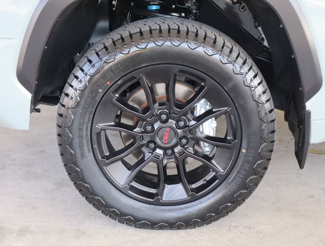 Used 2025 Toyota Tundra Limited w/ TRD Off-Road Package AWD/4WD image 11