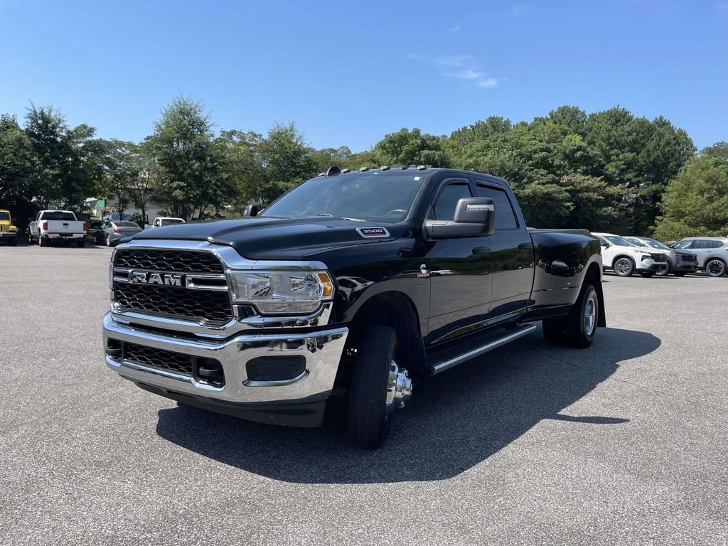 Used 2024 RAM 3500 Tradesman w/ Chrome Appearance Group AWD/4WD image 7