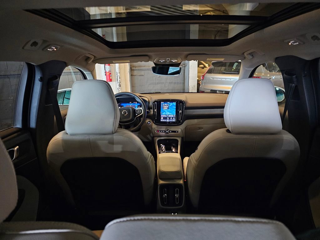 Certified 2023 Volvo XC40 B5 Plus w/ Driver Assist Package image 8