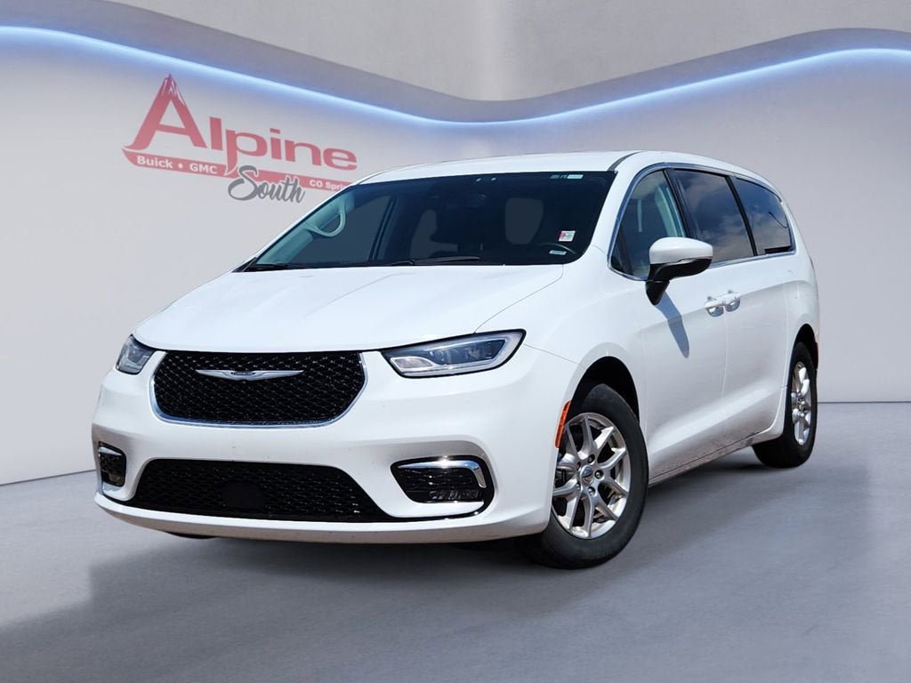 Used 2023 Chrysler Pacifica Touring-L FWD image 1