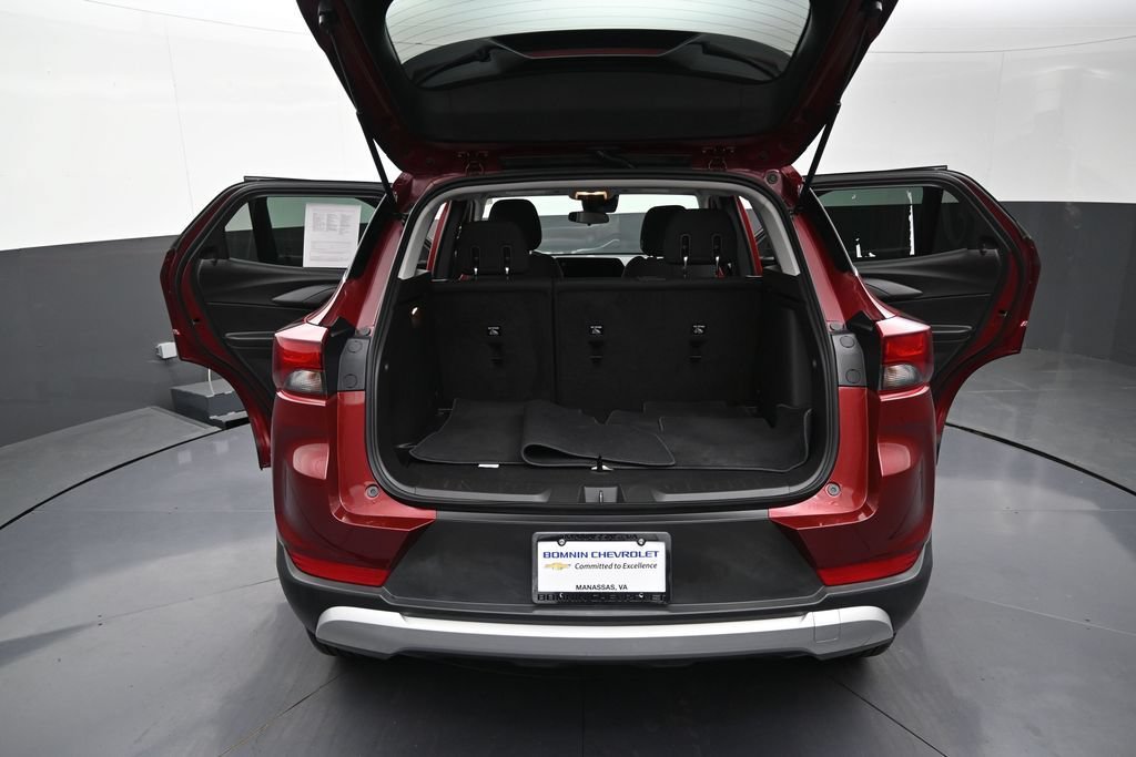 Used 2025 Chevrolet TrailBlazer LT FWD image 11
