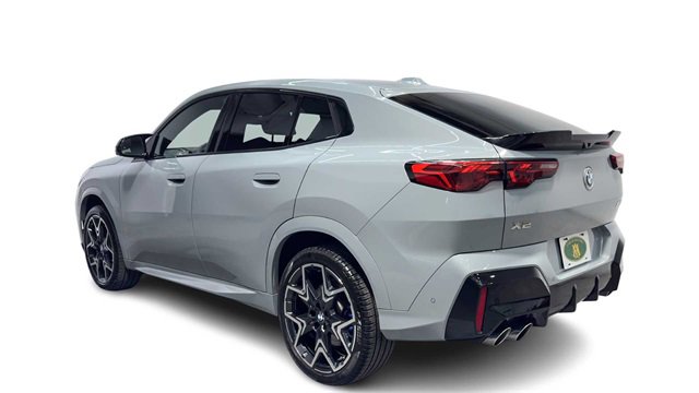 Used 2025 BMW X2 M35i image 4