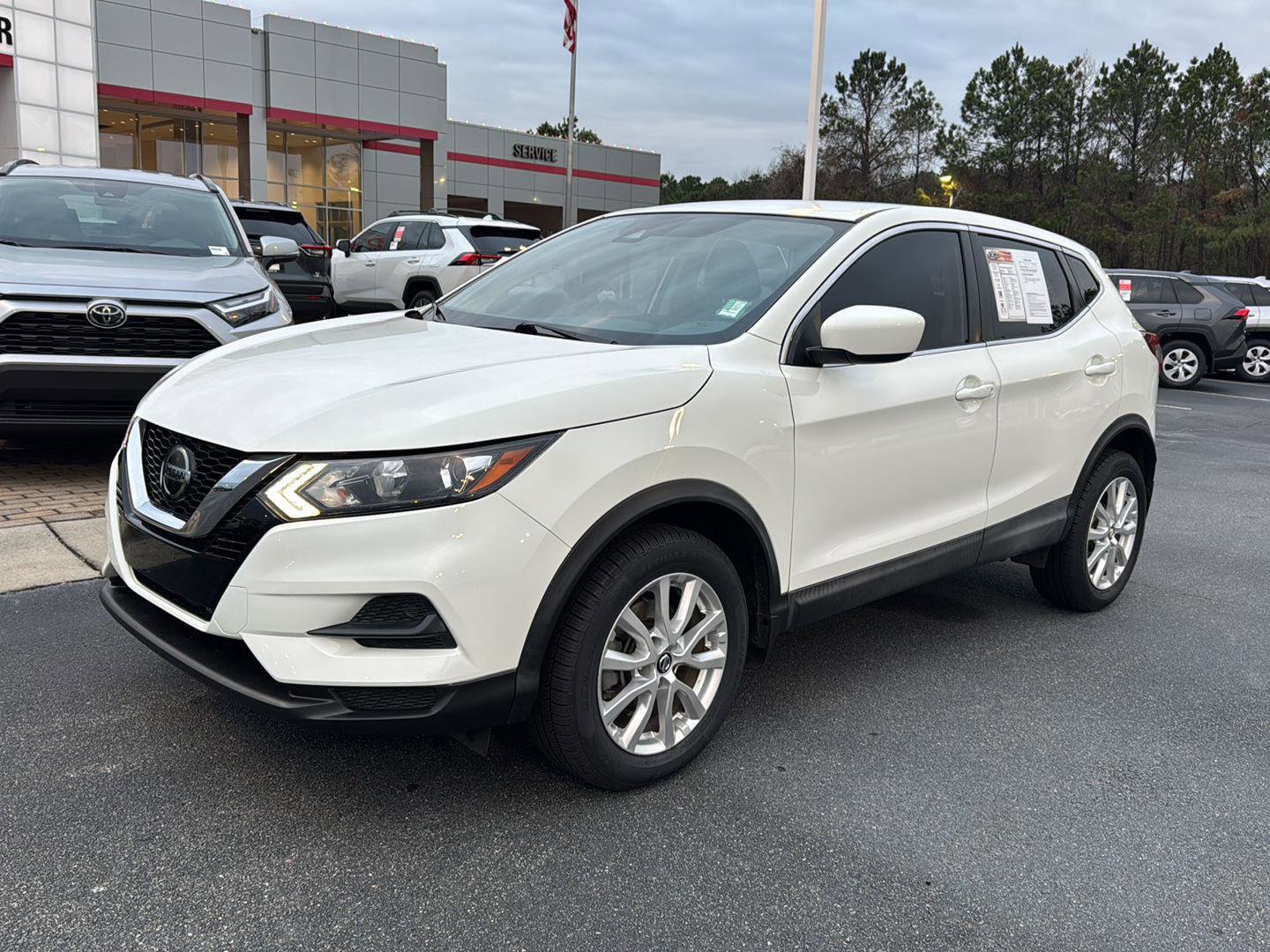 Used 2020 Nissan Rogue Sport S w/ Appearance Package image 2
