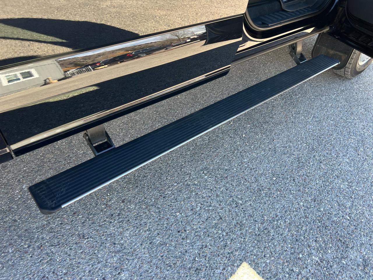 Used 2024 Ford F450 Lariat image 11