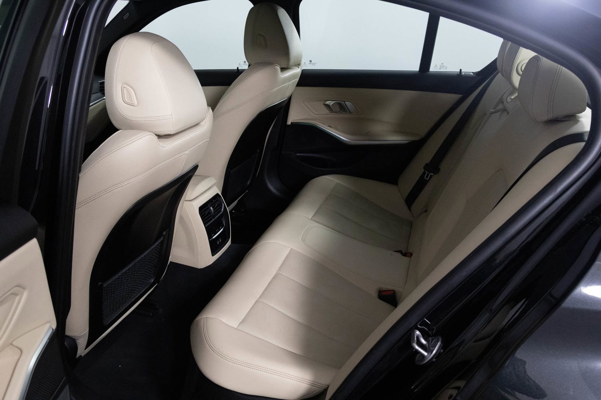 Used 2023 BMW 330i xDrive Sedan w/ Driving Assistance Package image 35