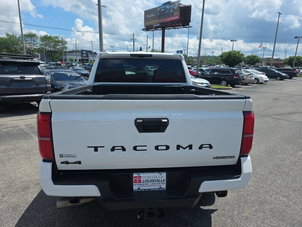 Certified 2025 Toyota Tacoma TRD Off-Road AWD/4WD image 5