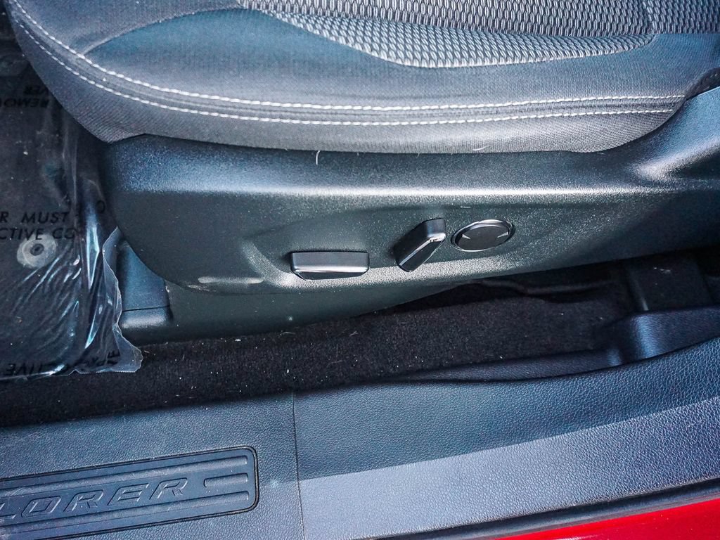 Used 2018 Ford Explorer XLT FWD image 20