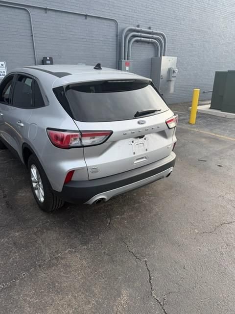 Used 2020 Ford Escape SE image 7