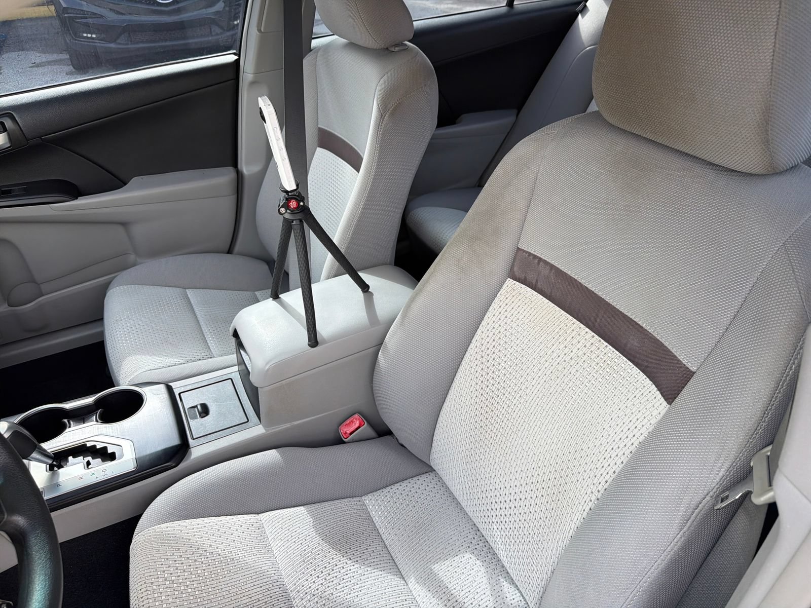 Used 2014 Toyota Camry LE FWD image 28