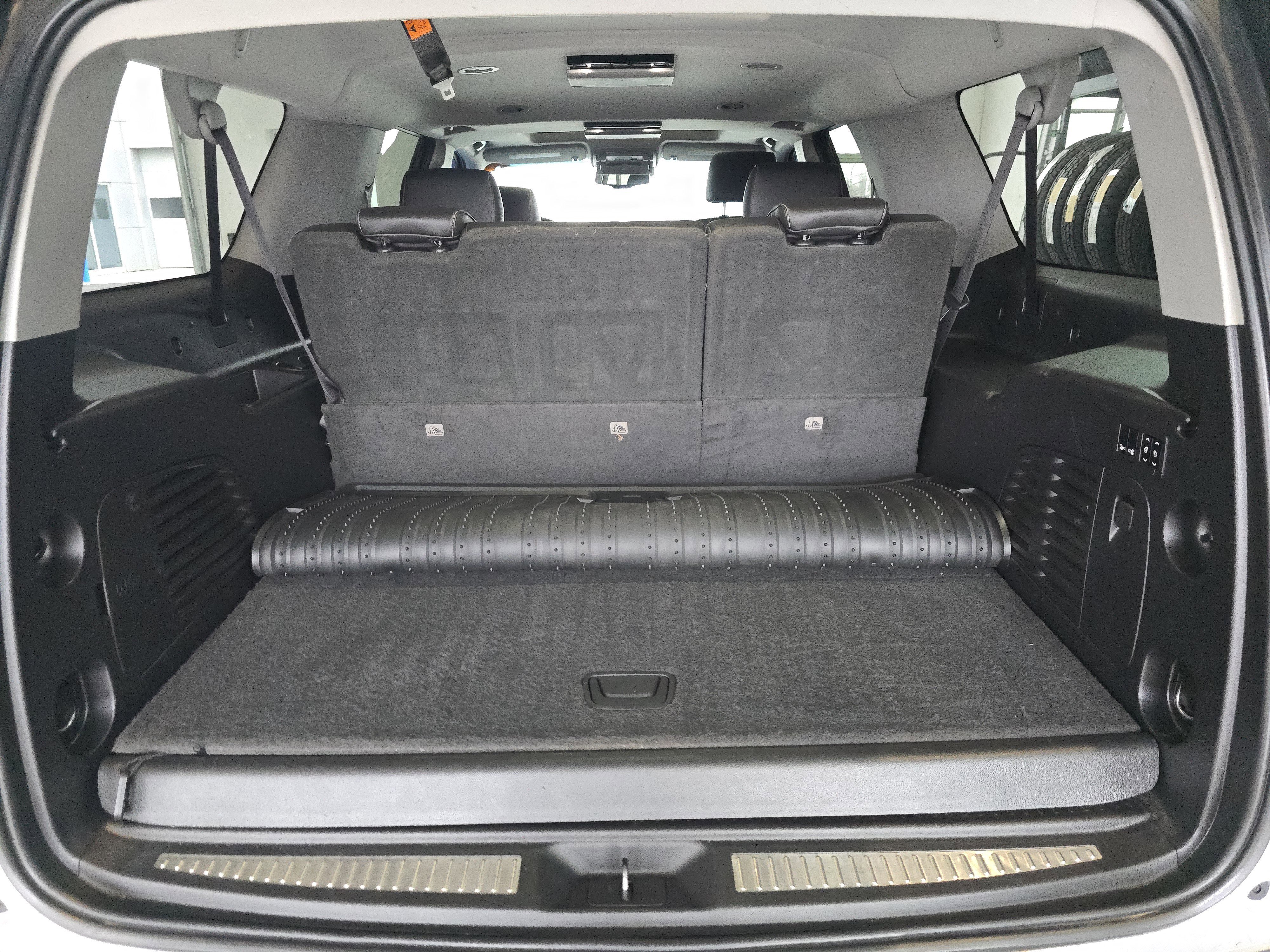 Used 2019 Chevrolet Suburban Premier image 27