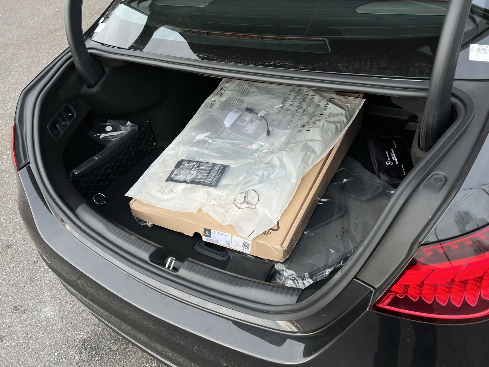 New 2026 Mercedes-Benz C 300 4MATIC Sedan image 24