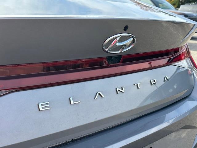 Used 2023 Hyundai Elantra SEL w/ Cargo Package image 31