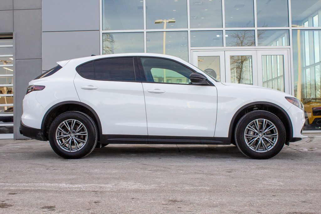 Used 2024 Alfa Romeo Stelvio Sprint image 4