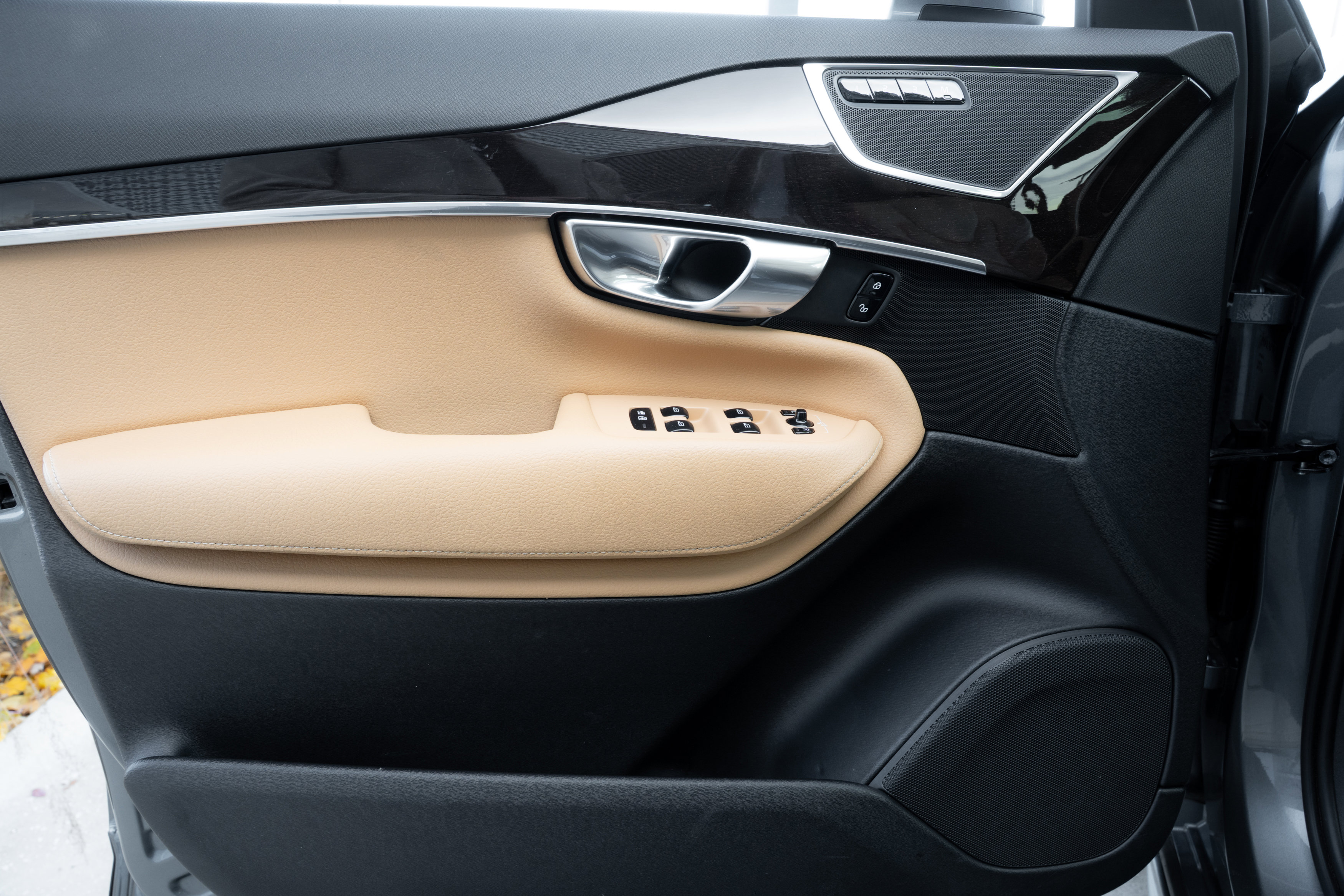 Used 2019 Volvo XC90 T6 Momentum image 18