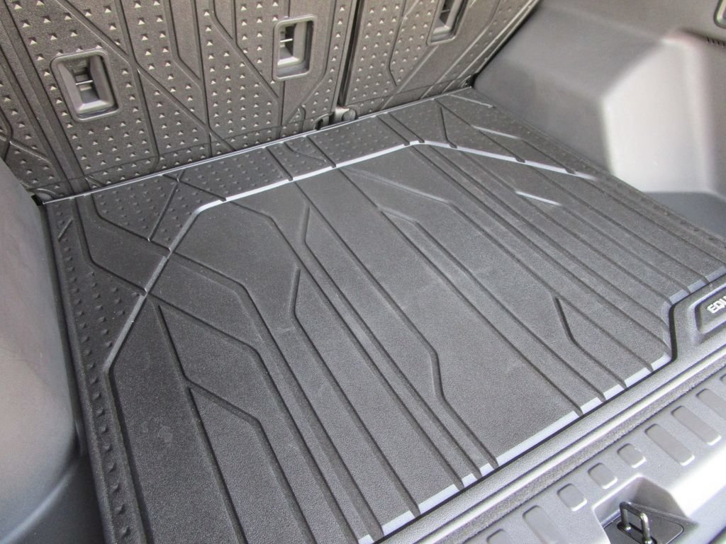 Used 2023 Chevrolet Equinox LT FWD image 19