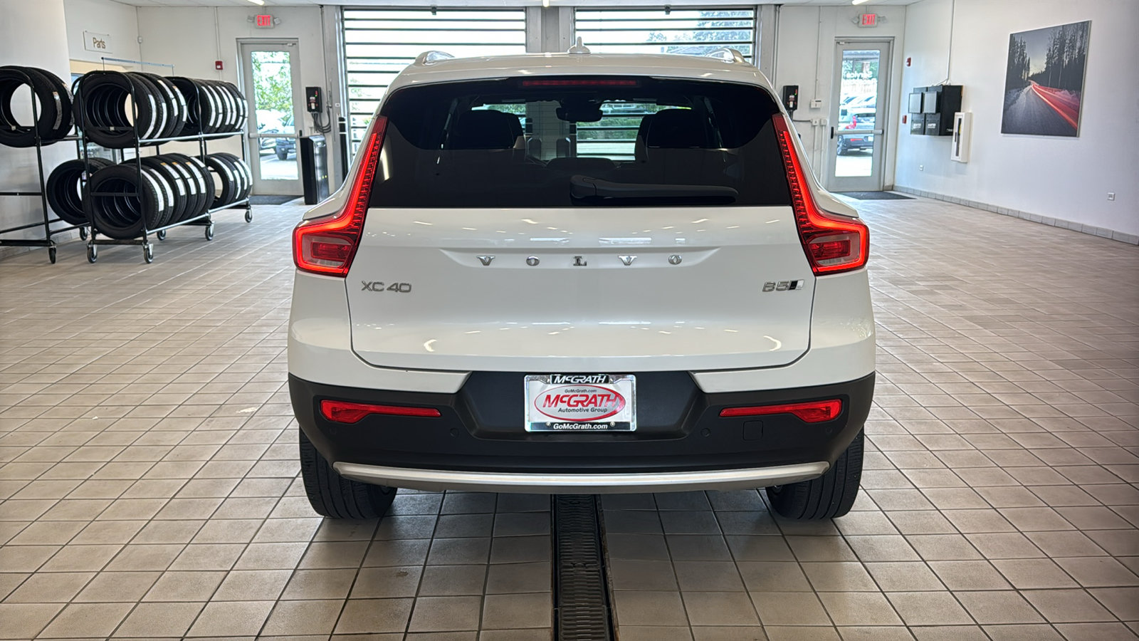 Used 2023 Volvo XC40 B5 Ultimate w/ Protection Package Premier AWD/4WD image 6
