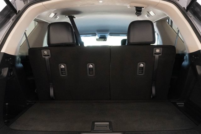 Used 2025 Honda Pilot EX-L image 12