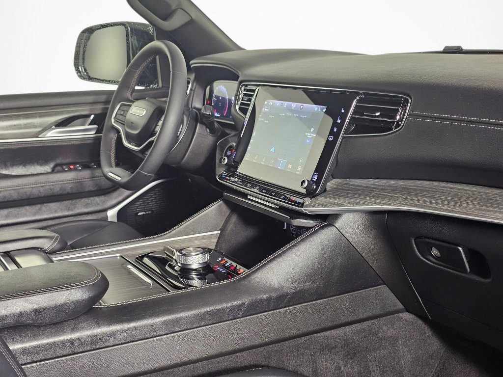 Used 2024 Jeep Wagoneer Series II AWD/4WD image 40