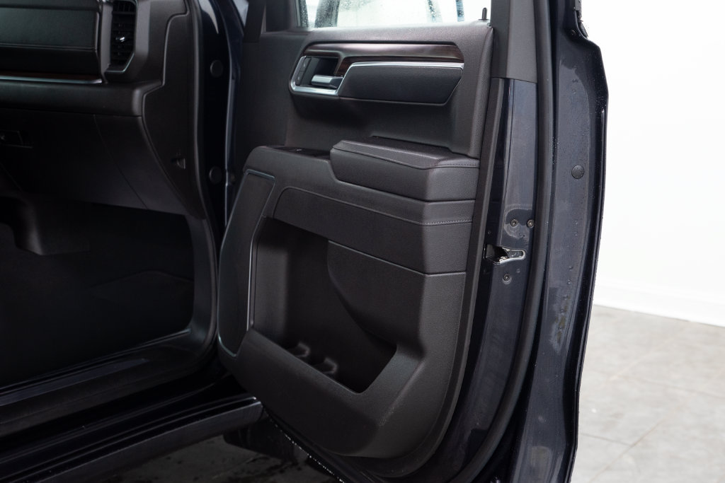 Used 2025 GMC Sierra 1500 SLT RWD image 13