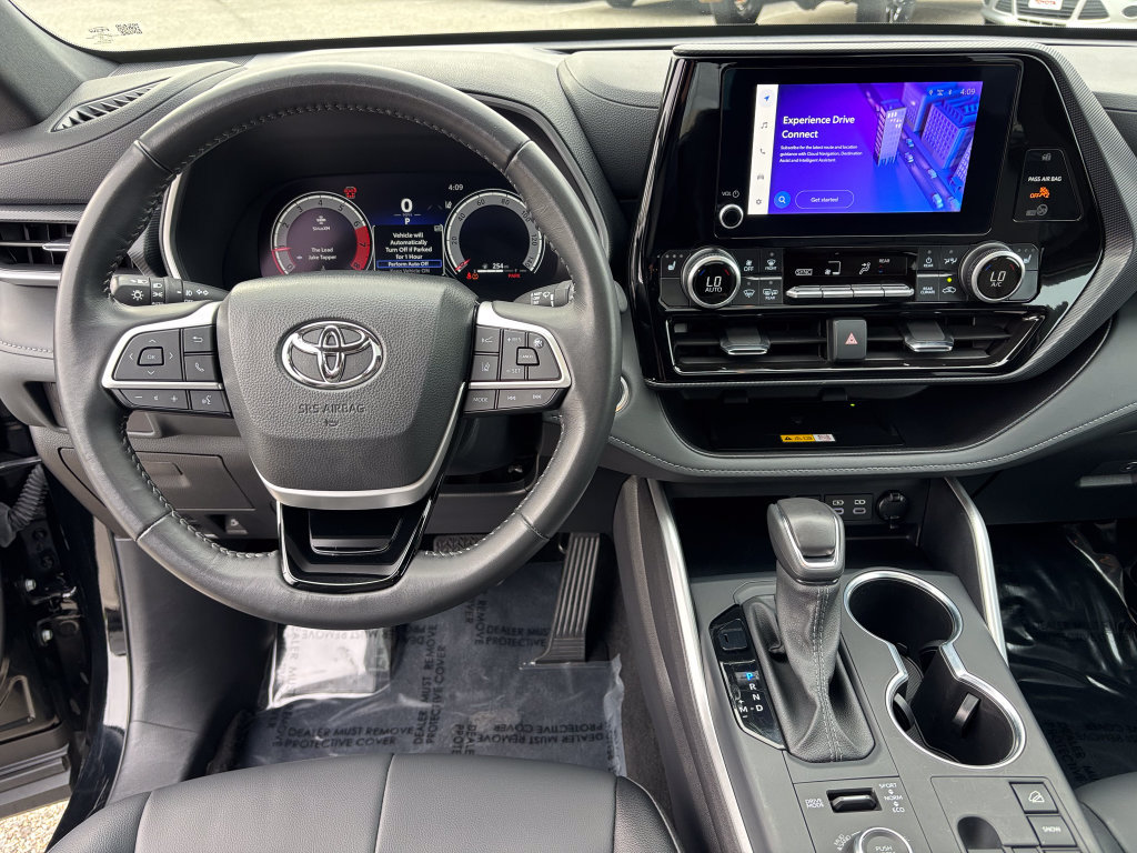 Used 2025 Toyota Highlander XSE AWD/4WD image 21
