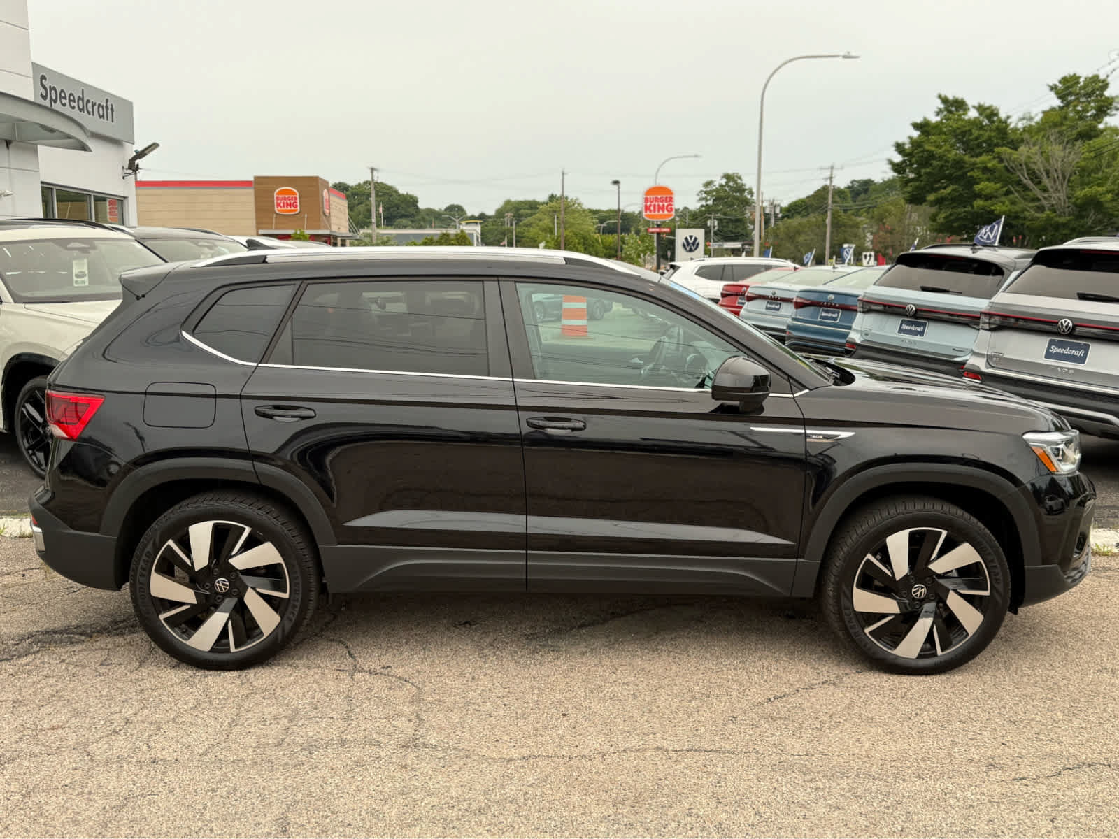 Certified 2024 Volkswagen Taos SEL AWD/4WD image 8