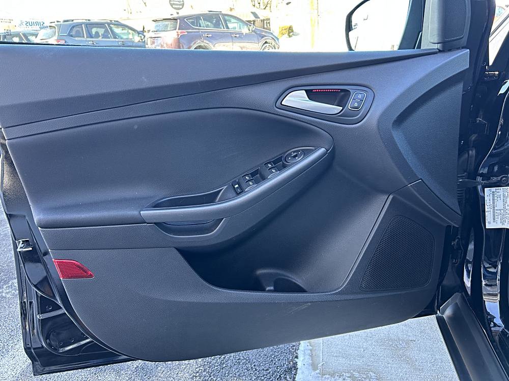Used 2017 Ford Focus SEL w/ Cold Weather Package image 18