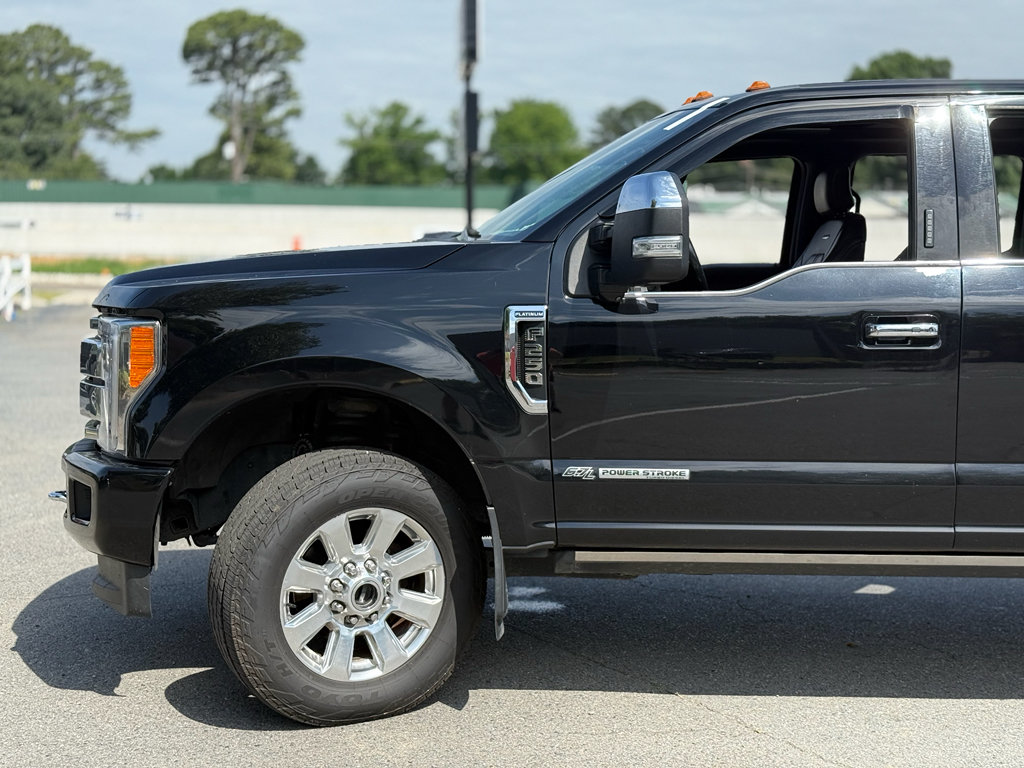 Used 2017 Ford F250 Platinum w/ Platinum Ultimate Package AWD/4WD image 8