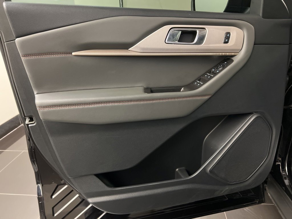 Certified 2025 Ford Explorer Active image 27