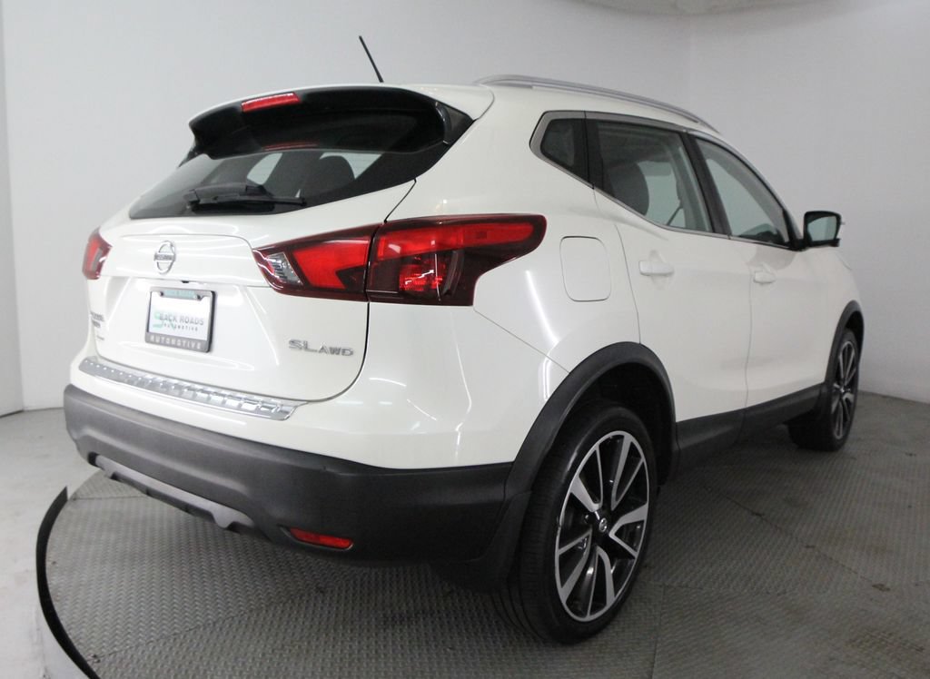 Used 2017 Nissan Rogue Sport SL AWD/4WD image 9