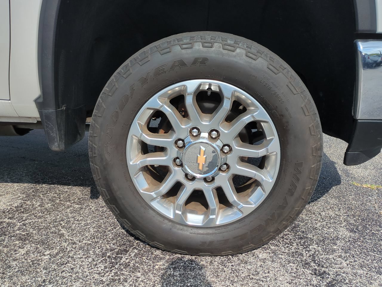 Used 2024 Chevrolet Silverado 2500 LTZ w/ LTZ Plus Package AWD/4WD image 11